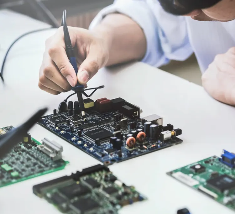 Projekt i układ PCB